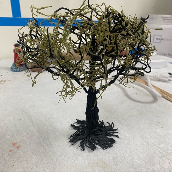 Miniature Spooky Town Village Haunted Tree - Picture 4 of 5